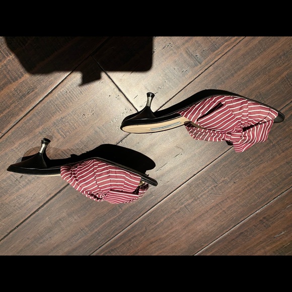 Prada red and white kitten heel sandals - Picture 3 of 5